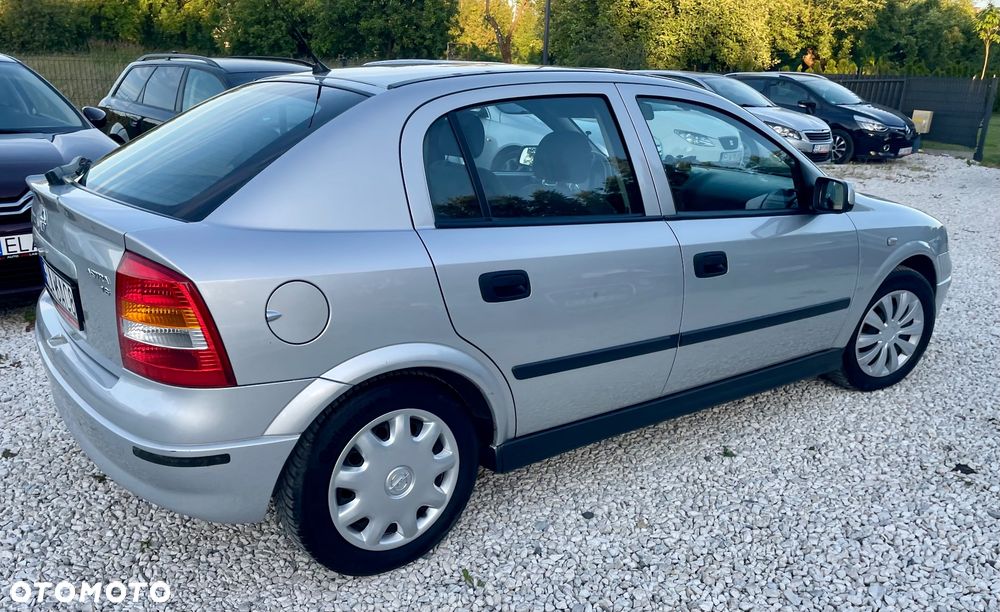 Opel Astra 1.6 GL - 18