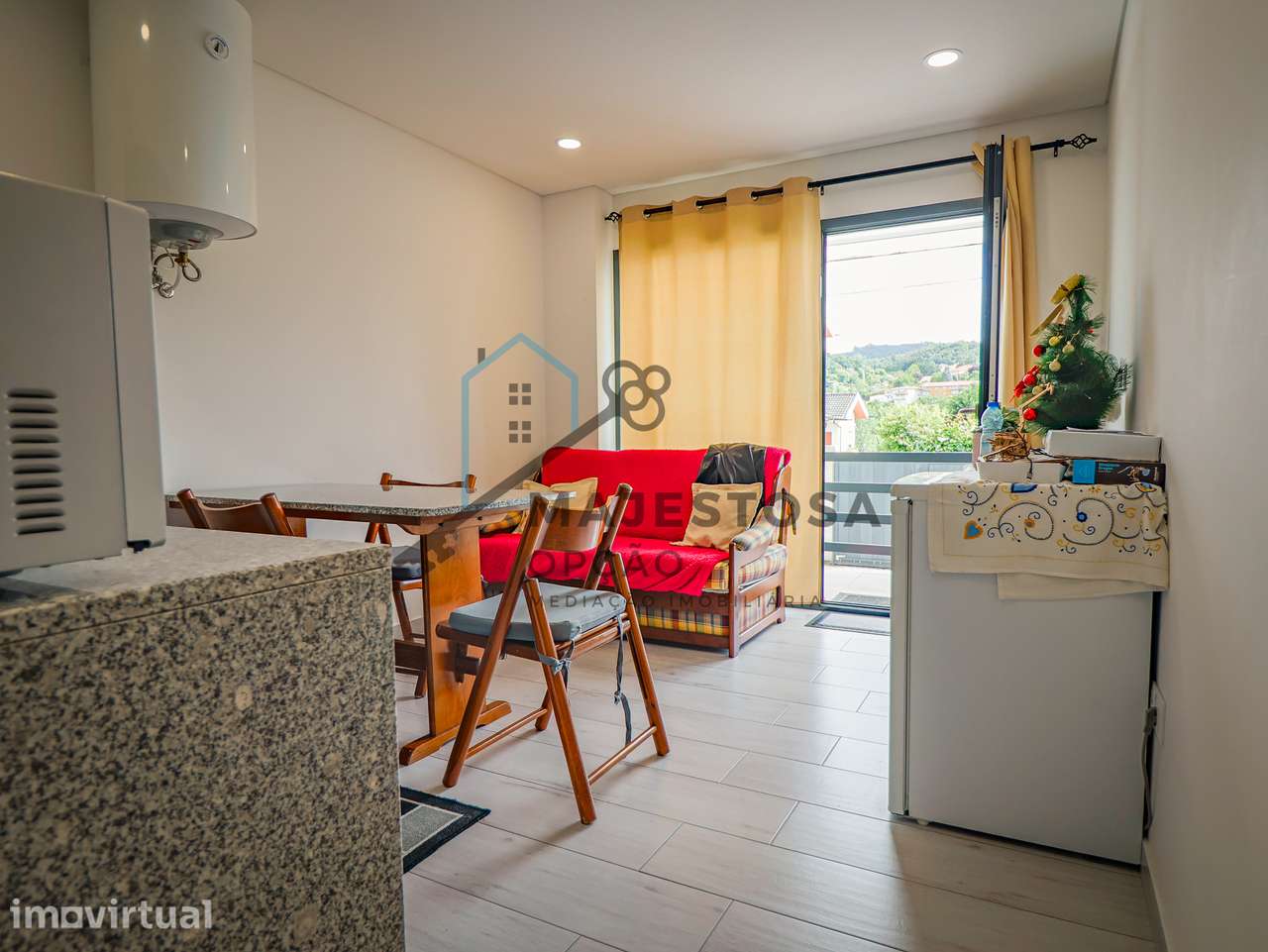 Moradia com 4 Apartamentos T1 — Gualtar, Braga - Grande imagem: 4/43