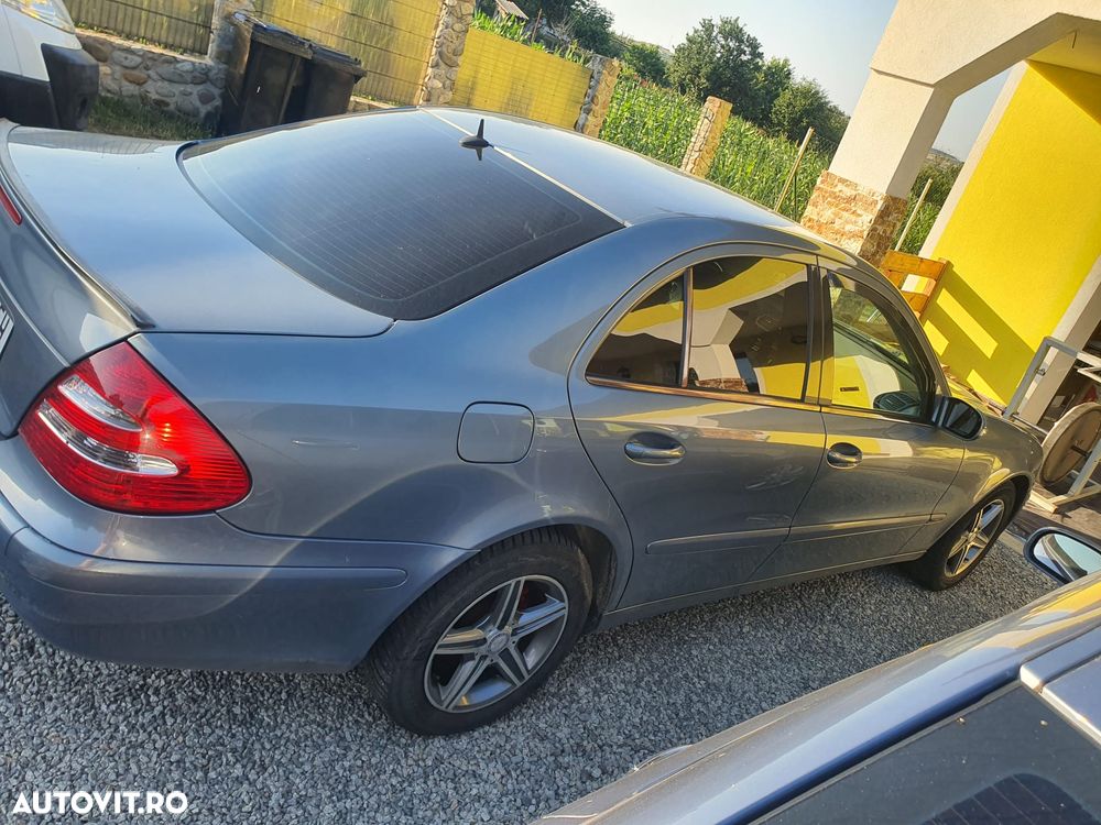 Mercedes-Benz E 220 CDI Avantgarde - 4