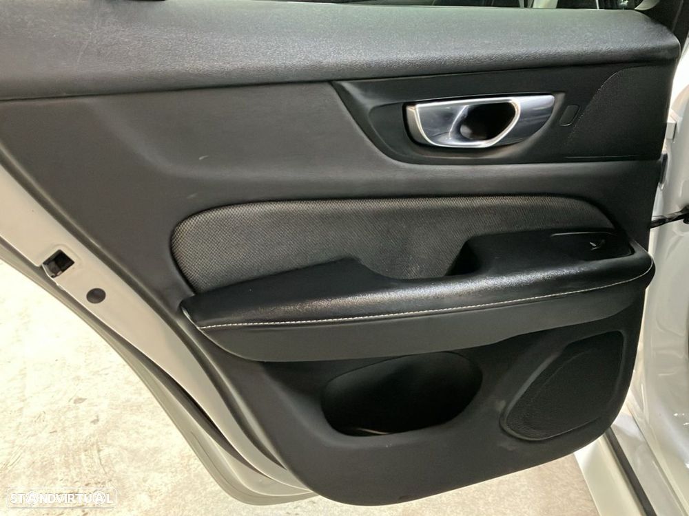 Volvo V60 2.0 T8 AWD TE R-Design - 23