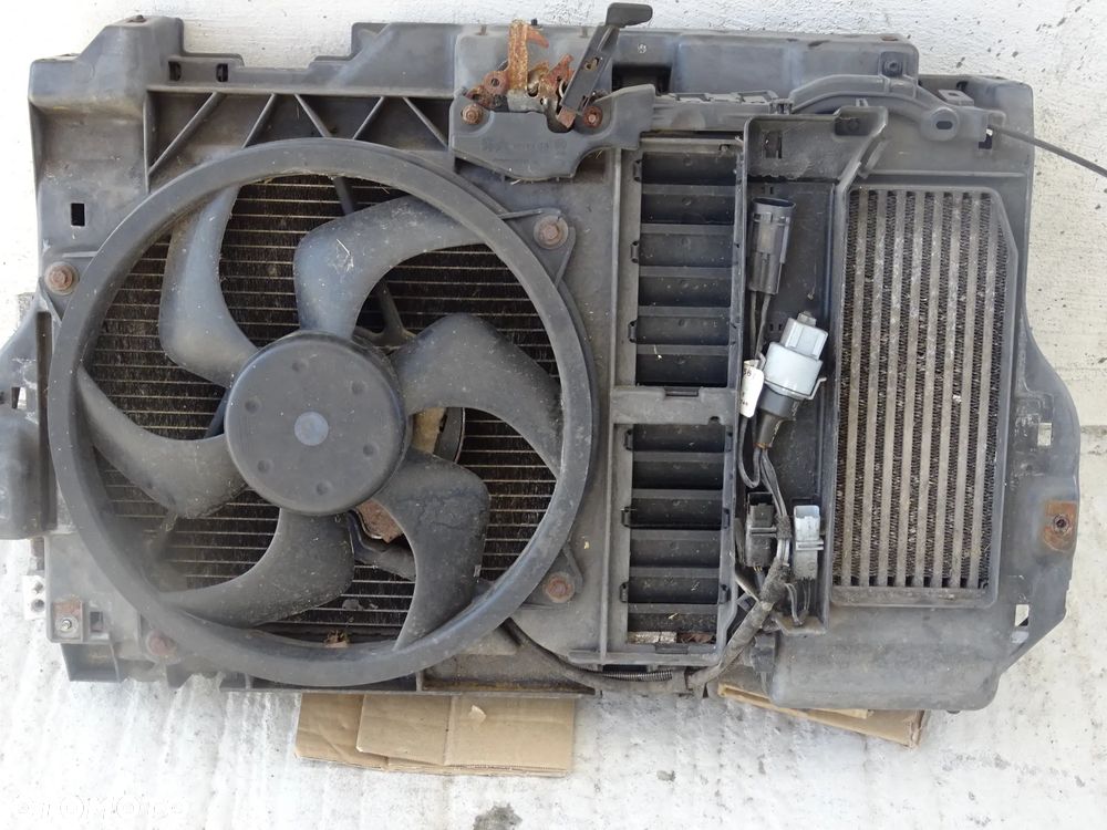 Peugeot 407 2,0 HDI 1,6 pas przedni wzmocnienie chłodnice wentylator - 4