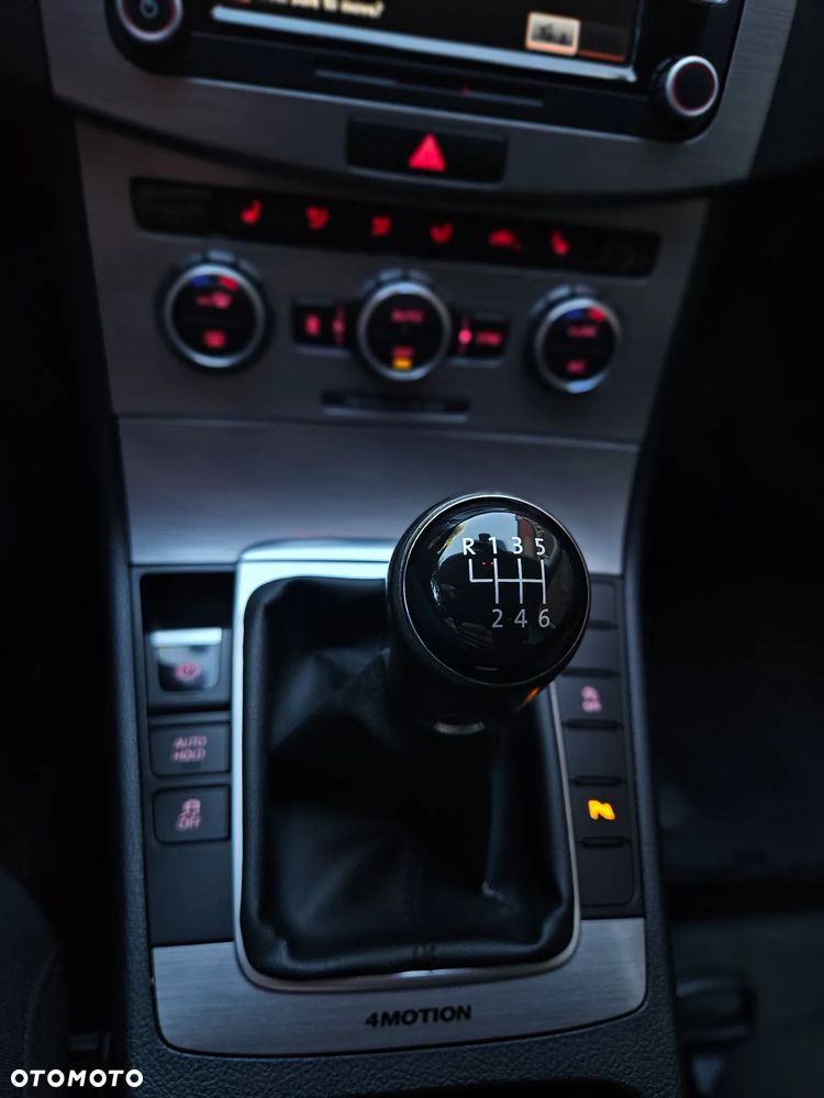 Volkswagen Passat - 31