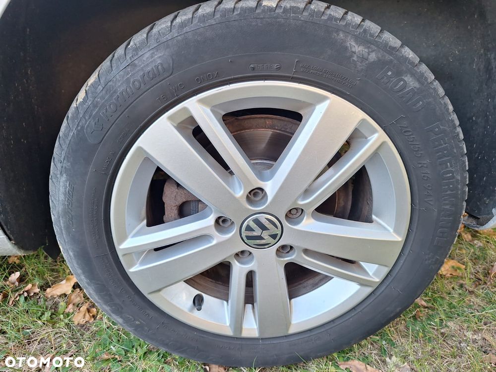 Volkswagen Touran 2.0 TDI DPF DSG MATCH - 17