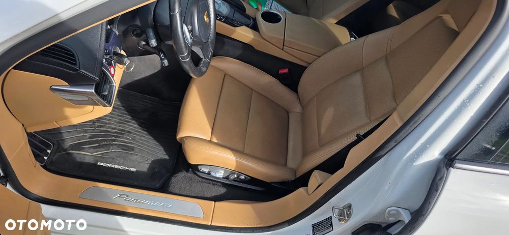 Porsche Panamera PDK - 17