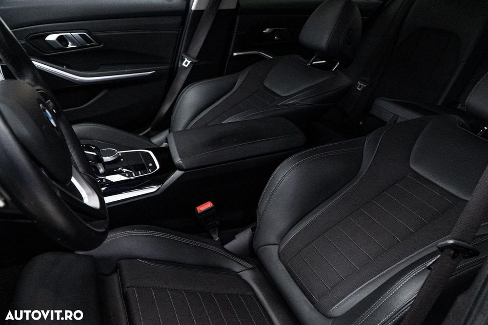 BMW Seria 3 320i Aut. Sport Line - 14