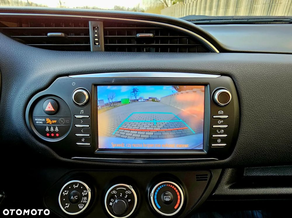 Toyota Yaris 1.5 Premium - 6