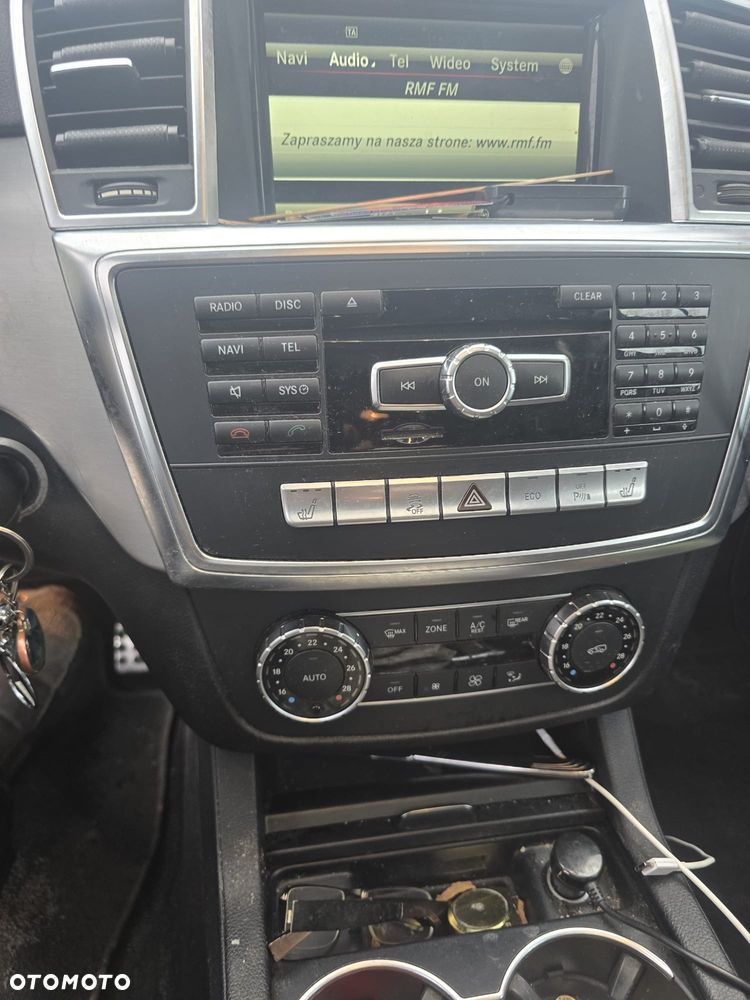 Mercedes-Benz ML - 22