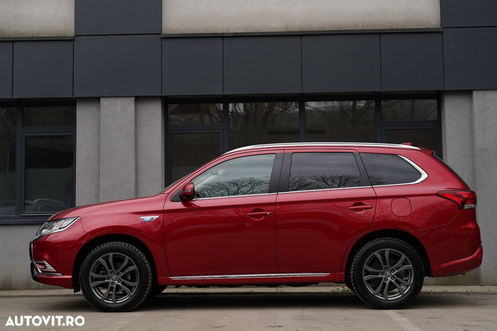 Mitsubishi Outlander 2.0 4WD Plus - 22