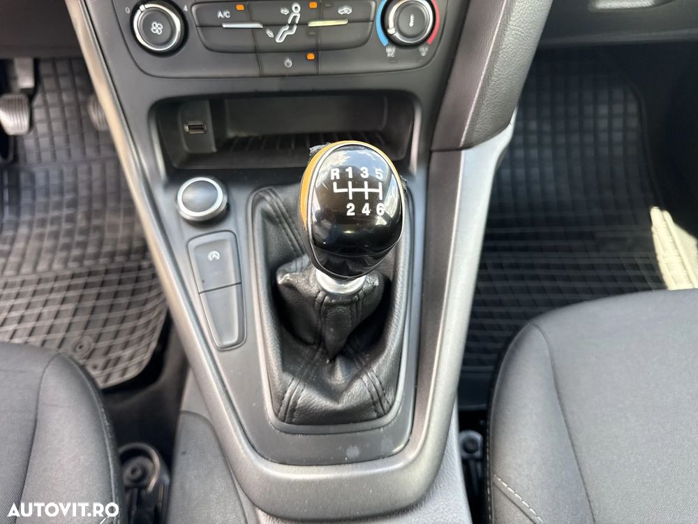 Ford Focus - 17