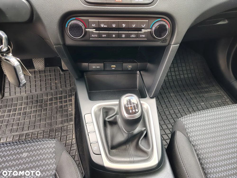 Kia Ceed 1.5 T-GDI M - 15
