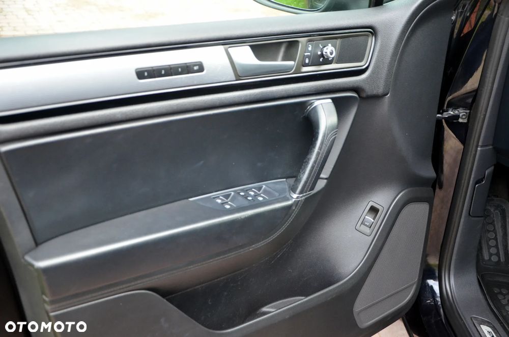 Volkswagen Touareg - 28