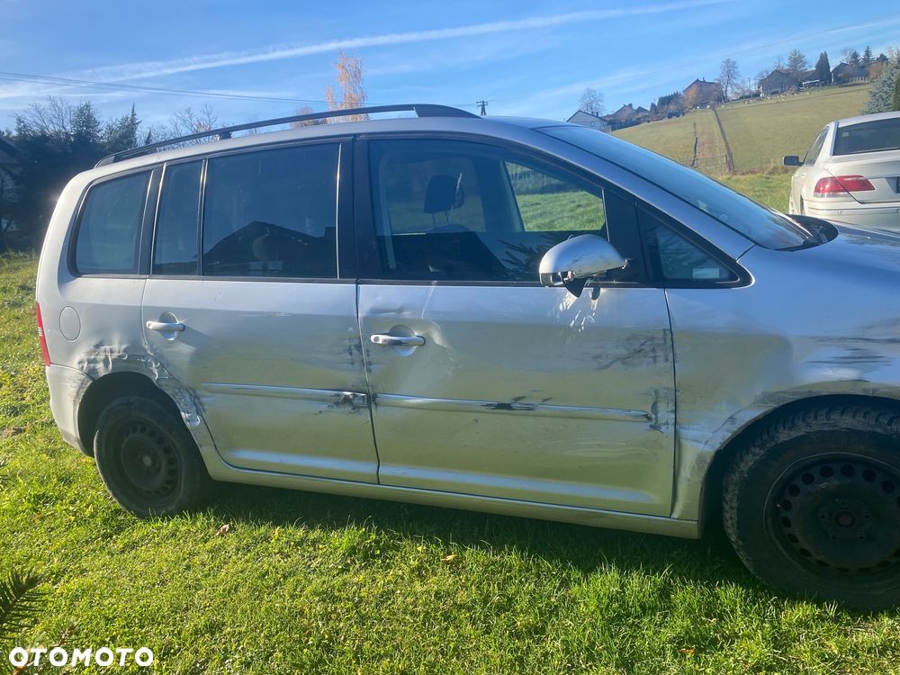 Volkswagen Touran 1.9 TDI Conceptline - 3