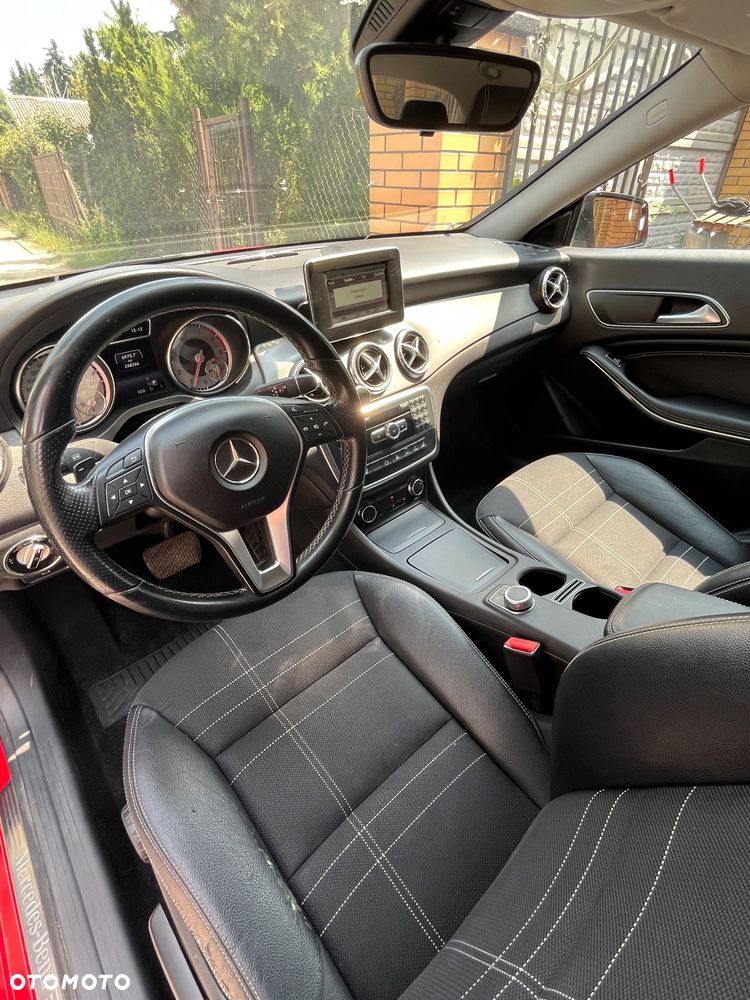 Mercedes-Benz CLA 200 7G-DCT - 12