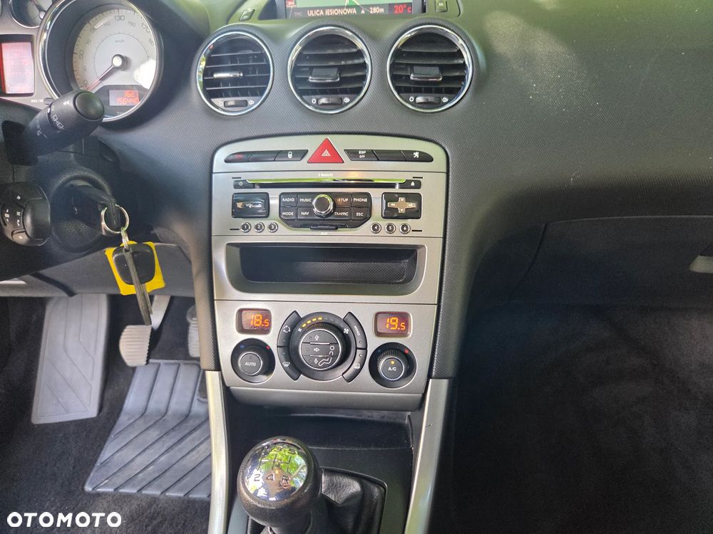 Peugeot 308 120 VTi Millesim 200 - 23