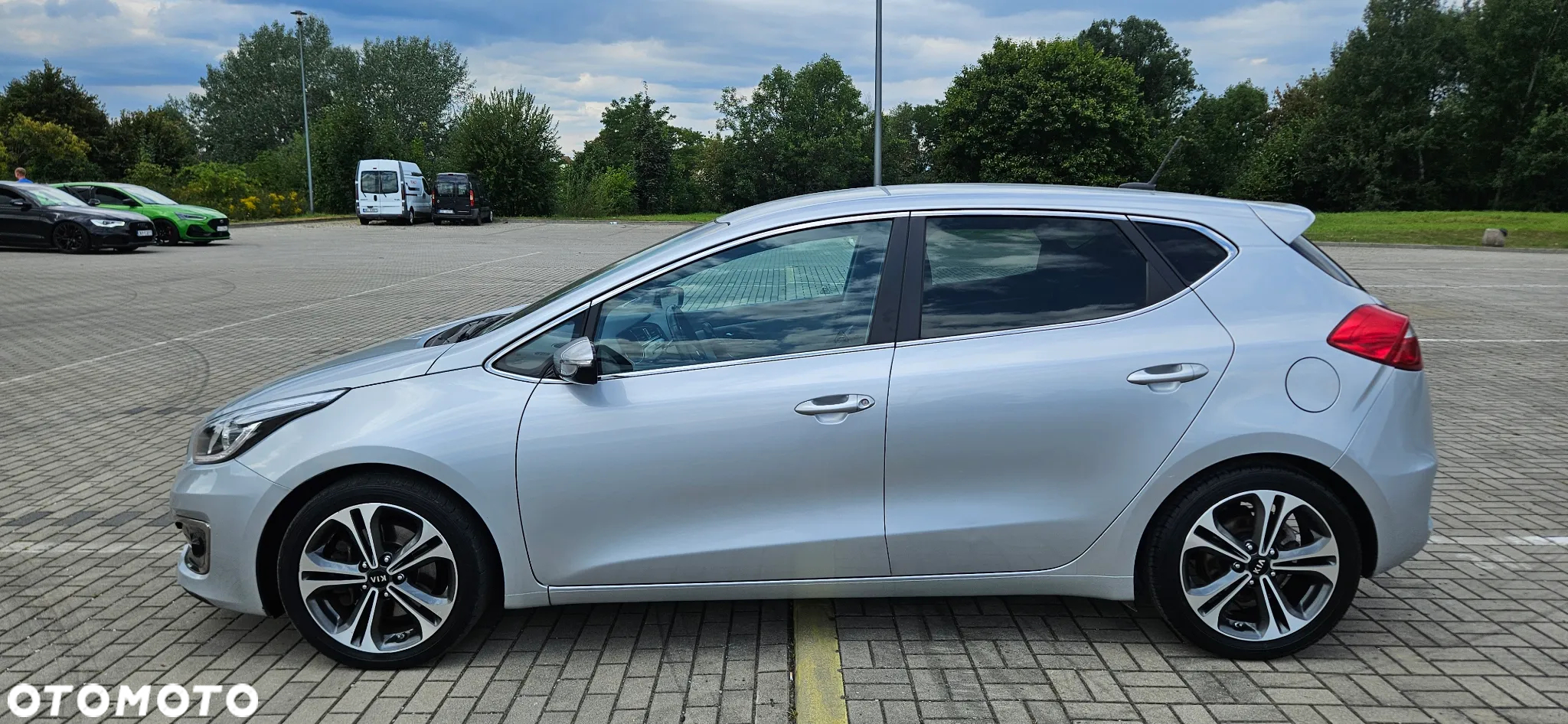 Kia Ceed 1.6 CRDi 136 DCT ISG SW Platinum Edition - 21