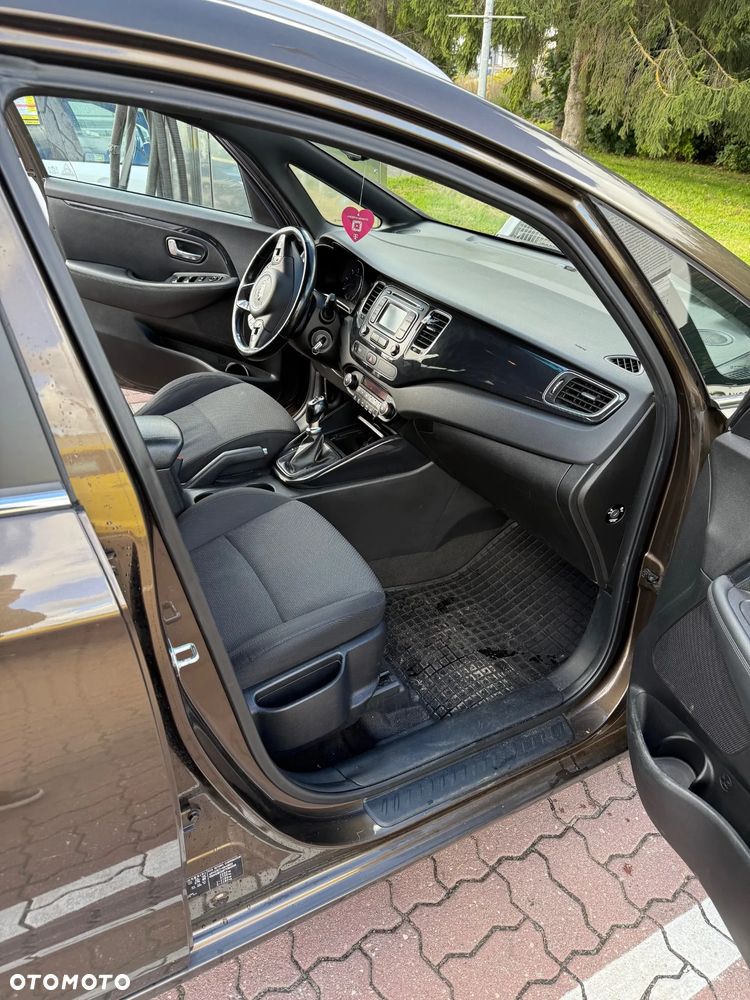 Kia Carens 1.7 CRDi L 7os - 12