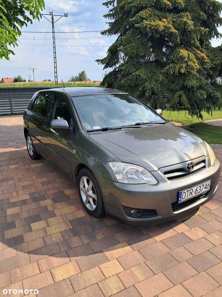 Toyota Corolla - 1