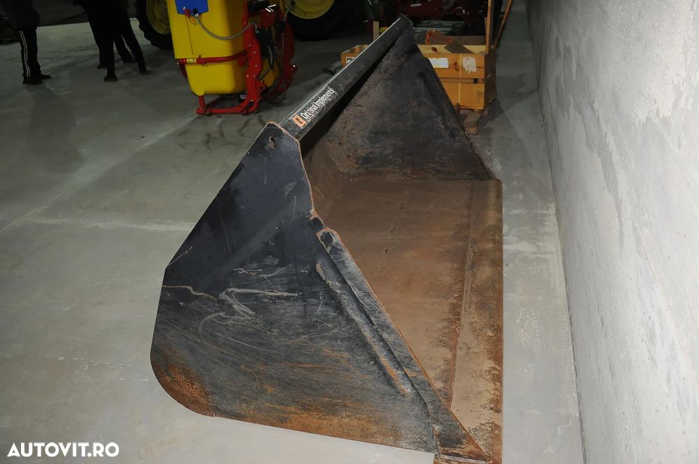 John Deere 6150M Tractor cu incarcator frontal lame si cupa - 8