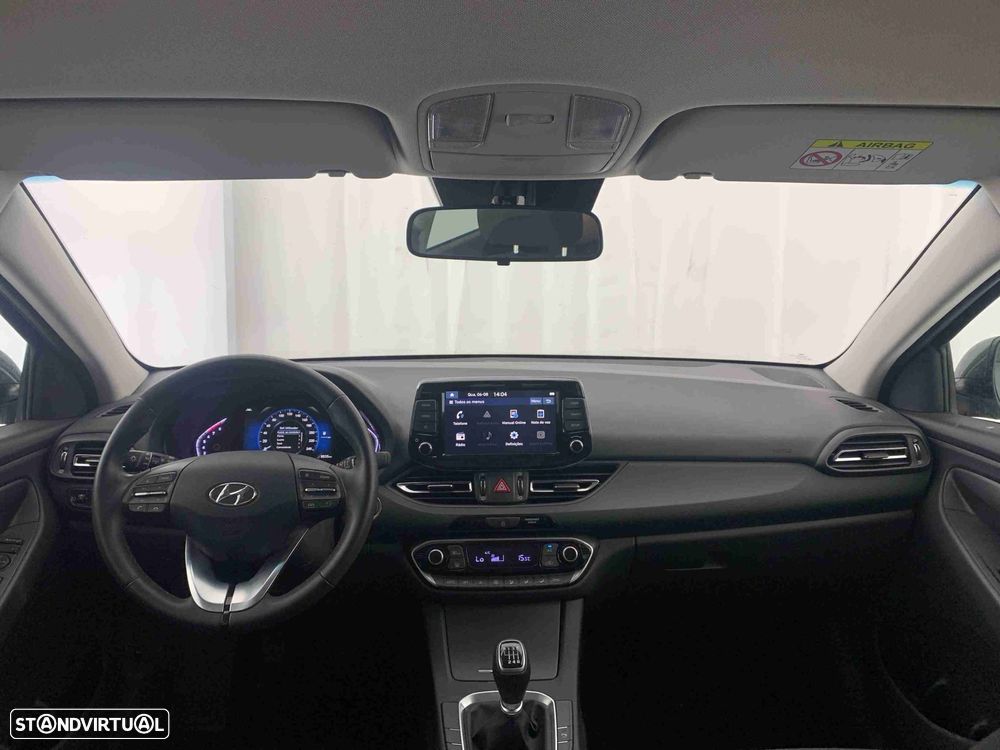 Hyundai i30 Fastback - 12