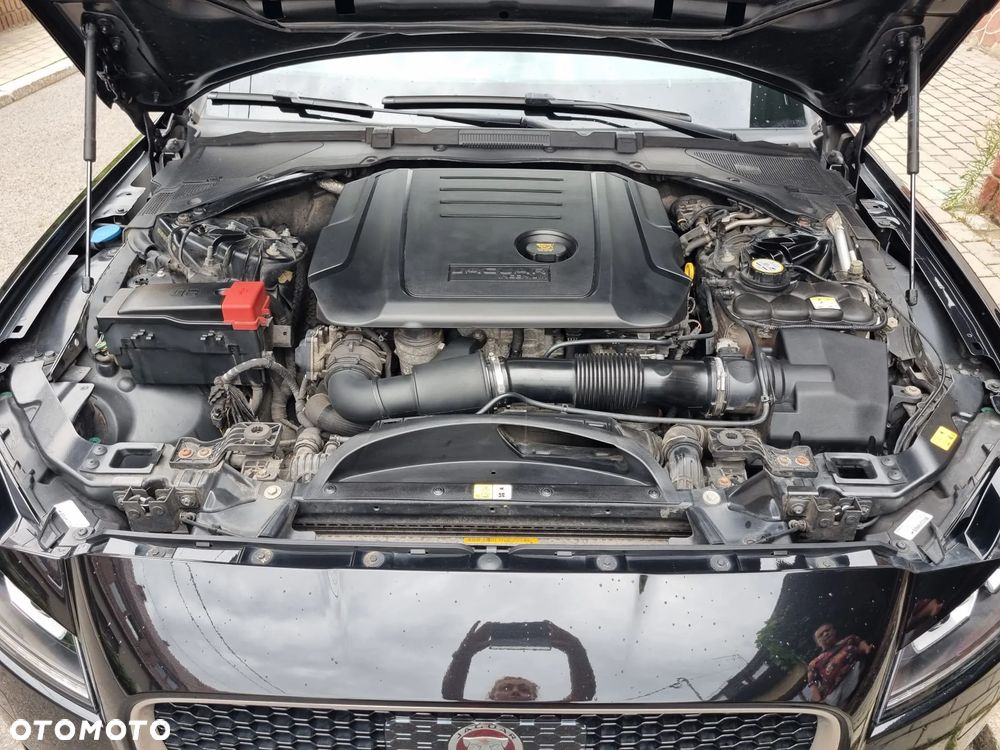 Jaguar XF 2.0 i4D R-Sport - 15