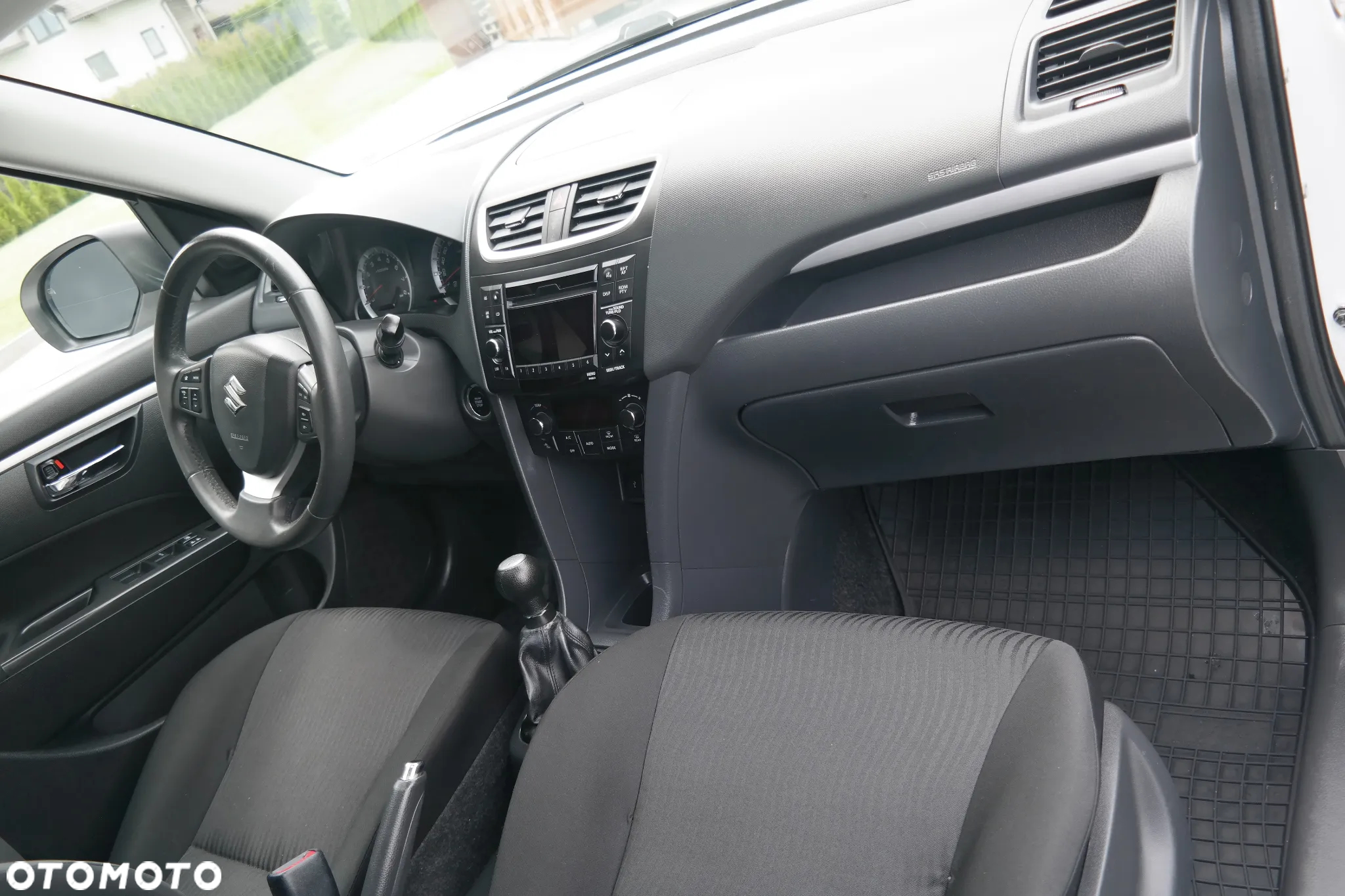 Suzuki Swift 1.2 Premium - 12
