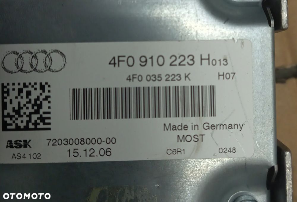 Audi A6 C6 wzmacniacz    4F0910223 H M - 5
