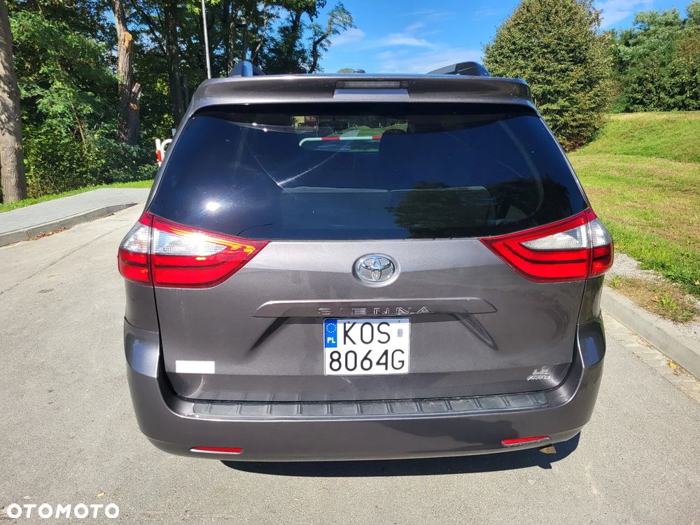 Toyota Sienna 3.5 V6 LE AWD - 12