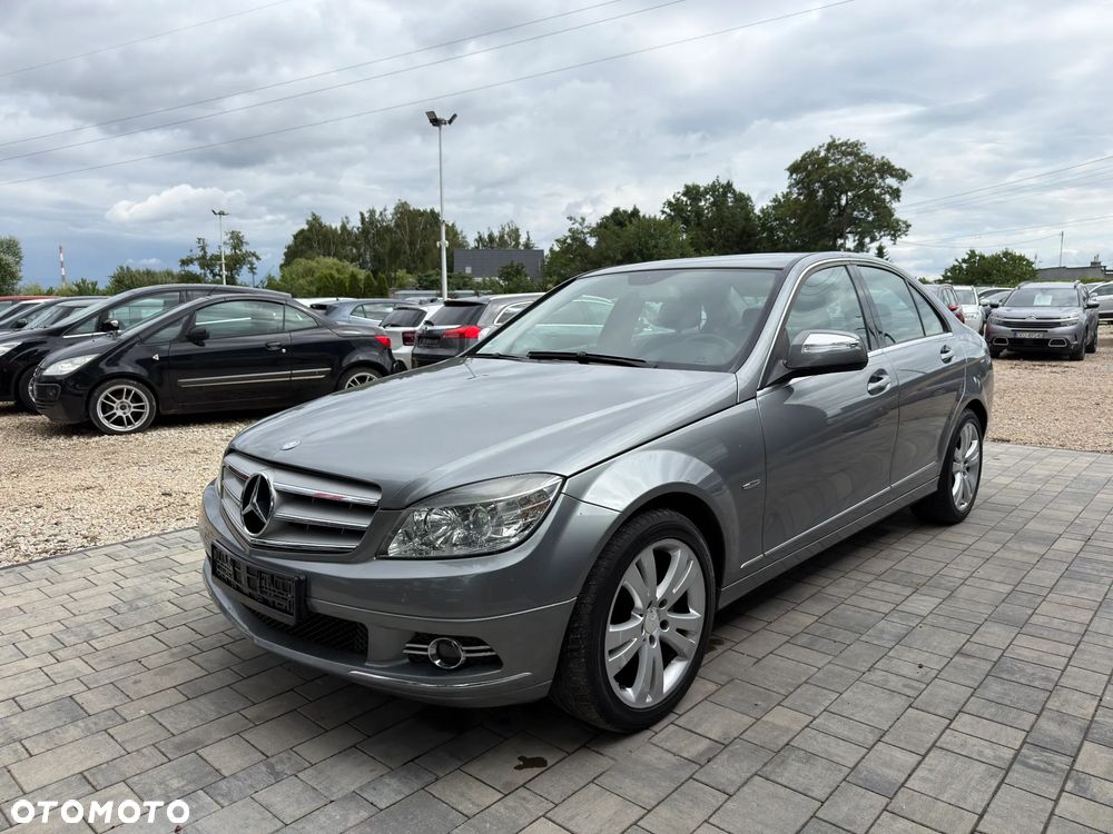 Mercedes-Benz Klasa C 180 CGI BlueEFFICIENCY Avantgarde - 19