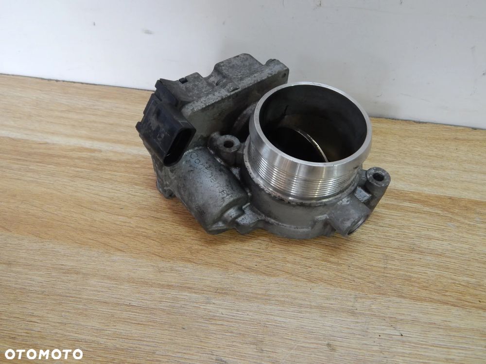 Przepustnica 4E0145950J 3.0 TDI Audi A8 D3 Q7 4L Touareg cayenne A6 phaeton 03-12 Łuków części - 2