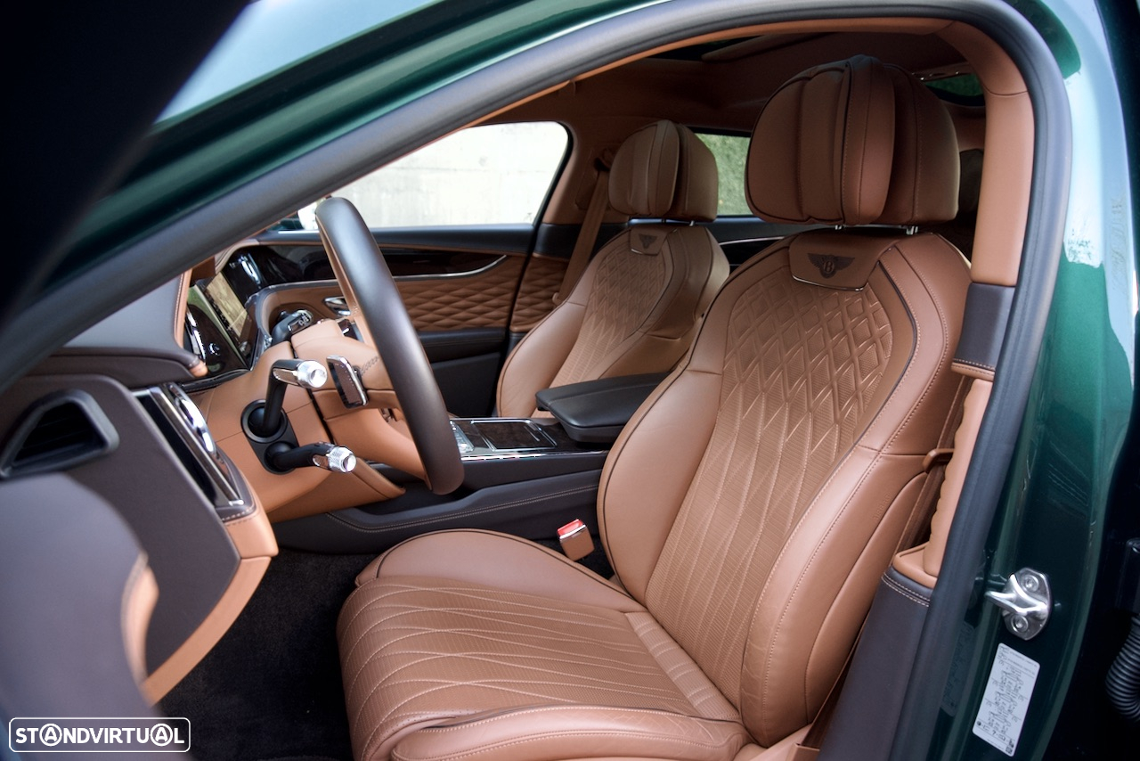 Bentley Flying Spur Hybrid - 13