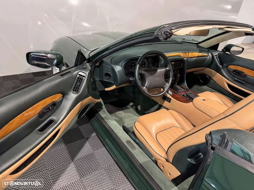 Aston Martin DB7 Vantage Volante — fotografia 25