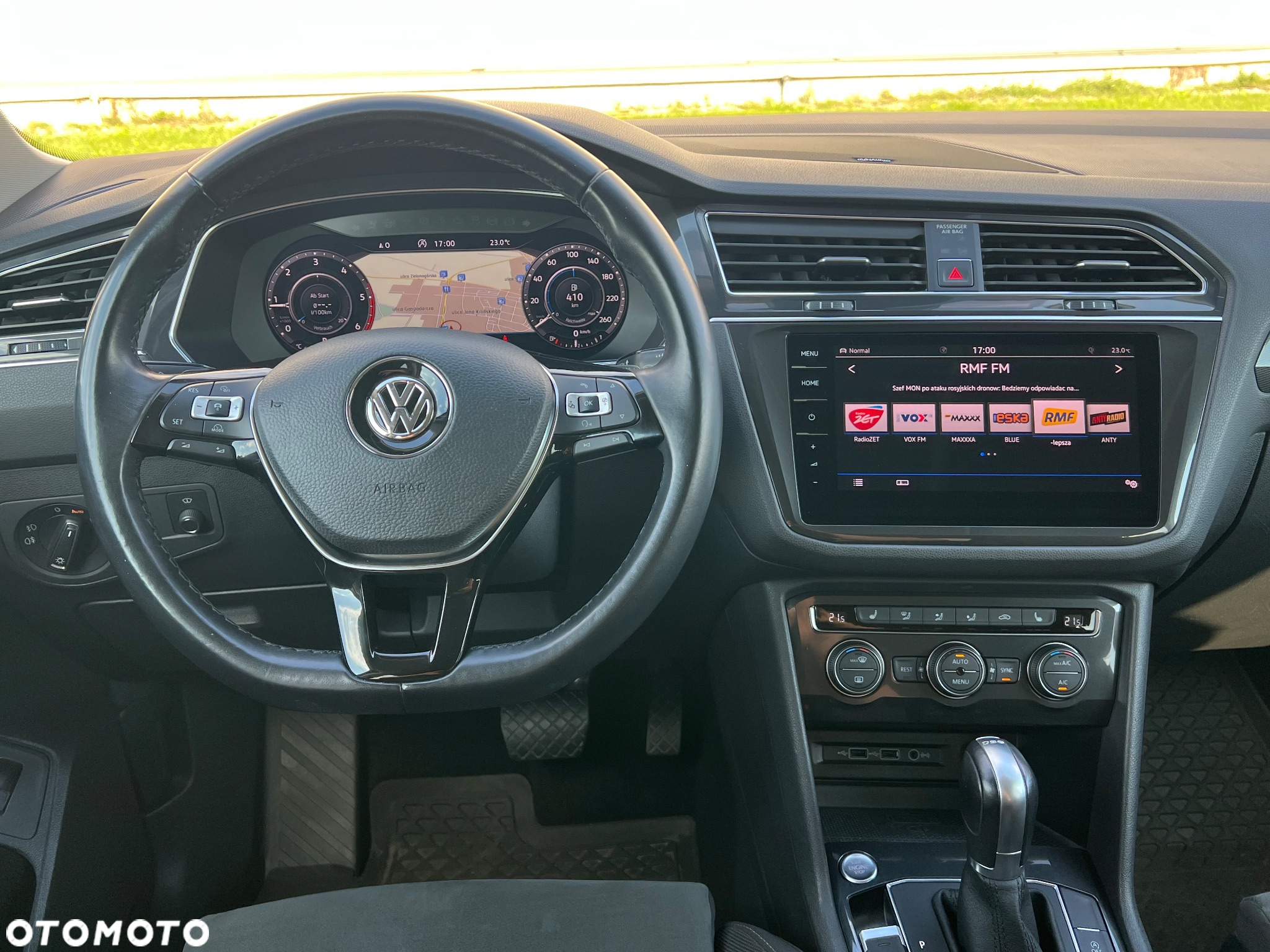 Volkswagen Tiguan - 11