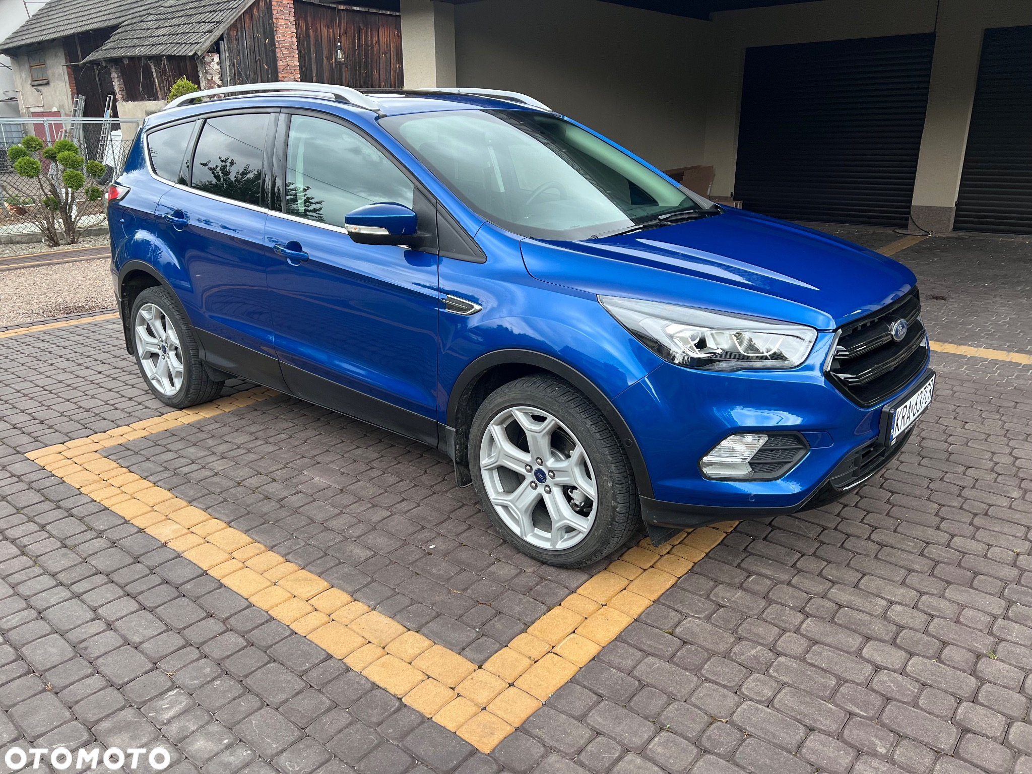 Ford Kuga 1.5 EcoBoost 4WD Titanium - 4