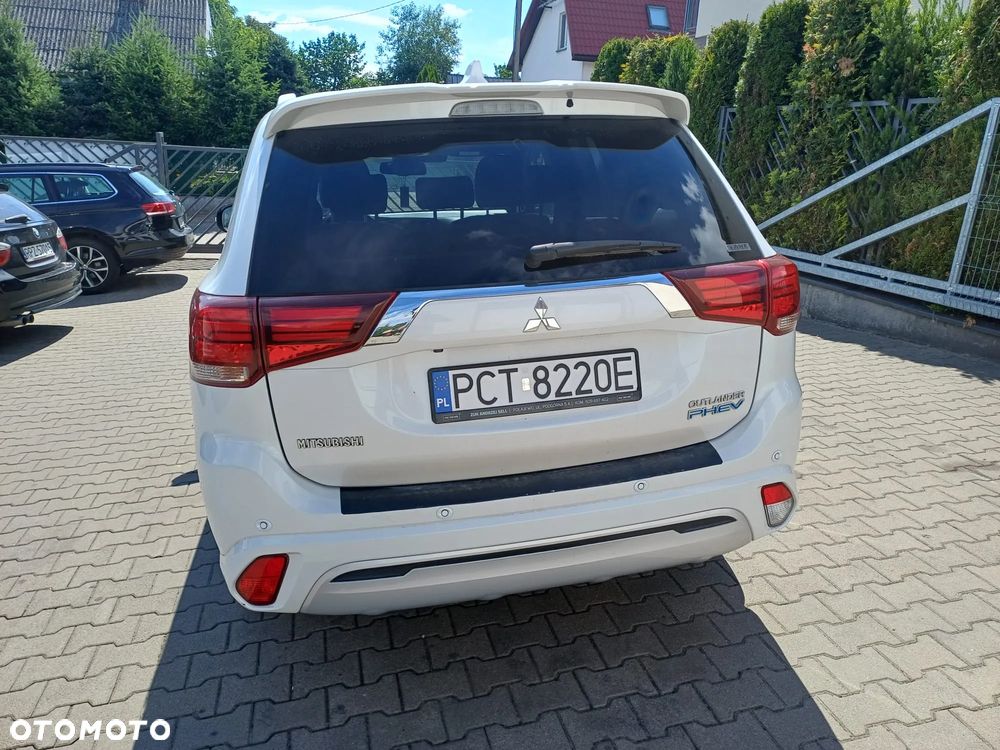Mitsubishi Outlander 2.4 4WD Diamant+ - 5