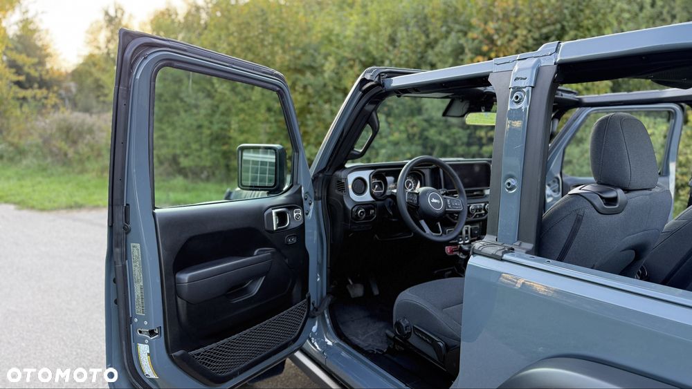 Jeep Wrangler - 9