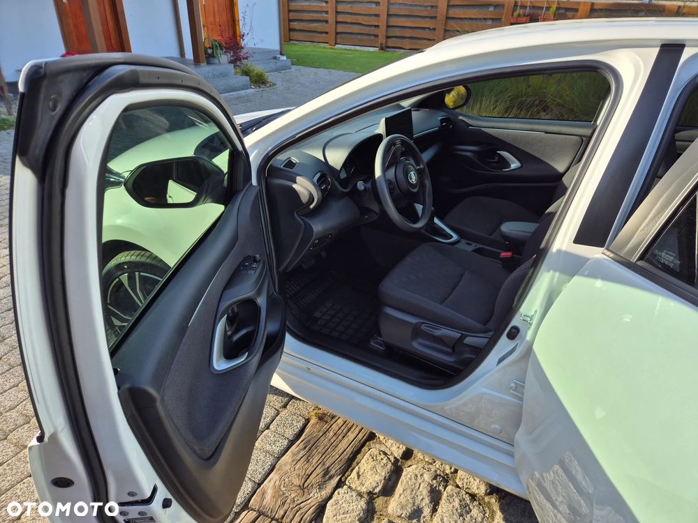 Toyota Yaris 2024 photo 3