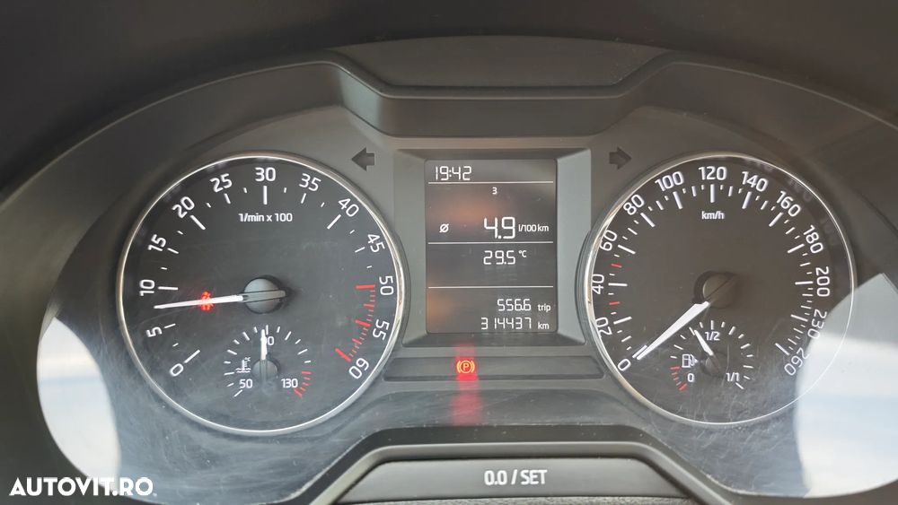 Skoda Octavia 1.6 TDI AMBITION - 17