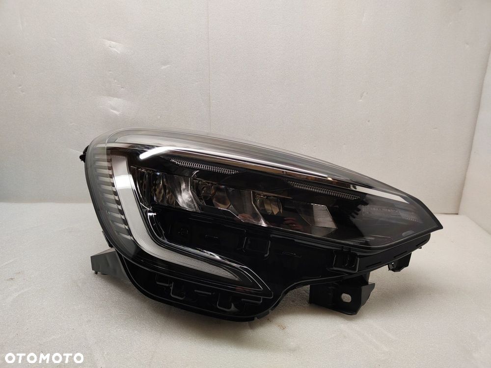 RENAULT CLIO V FULL LED LAMPA PRAWY PRZÓD 260104922R - 1