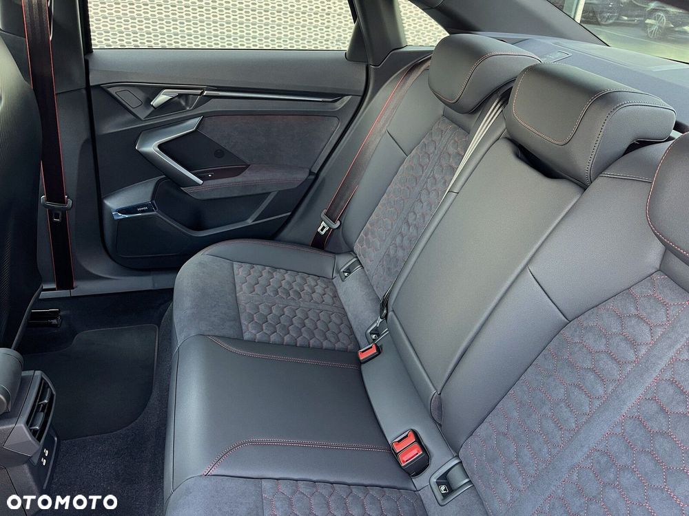 Audi RS3 Limousine - 28