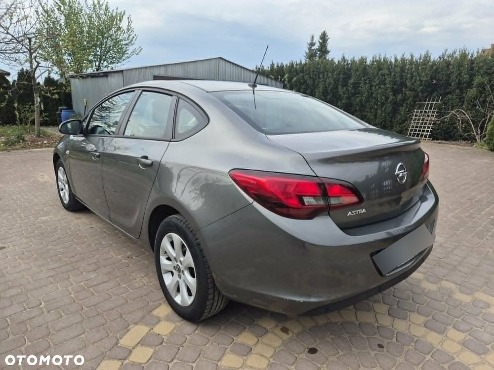 Opel Astra 1.6 Business - 4