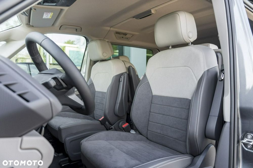 Volkswagen Multivan - 28