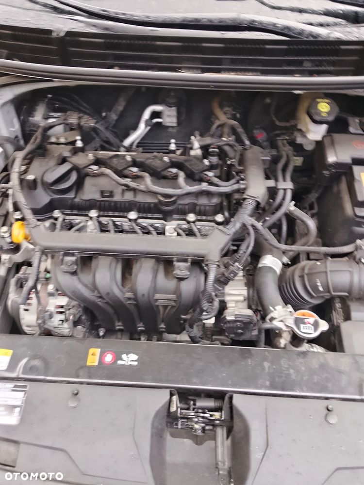 Kia Stonic 1.2 L - 8
