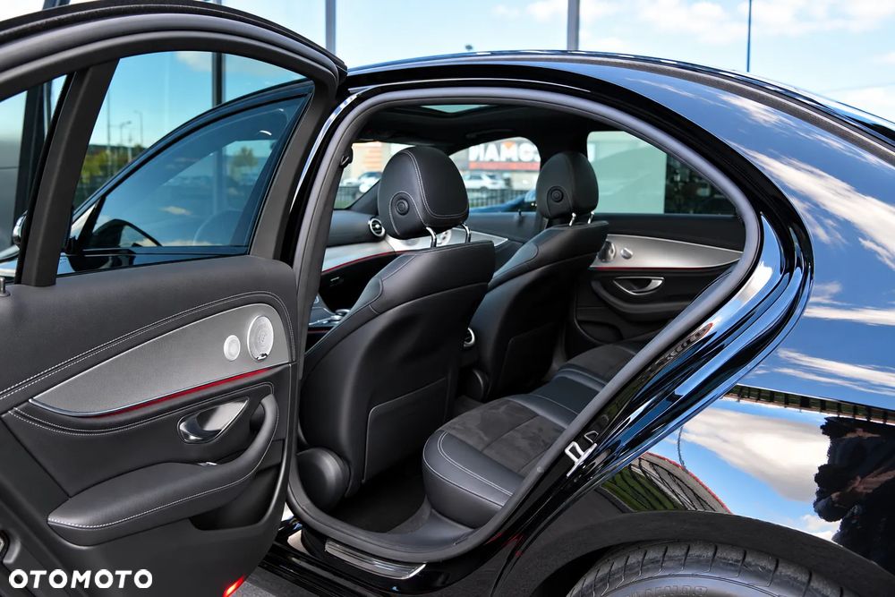 Mercedes-Benz Klasa E 220 d 4-Matic AMG - 17