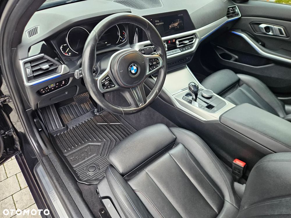 BMW Seria 3 318d Edition M Sport Shadow - 13