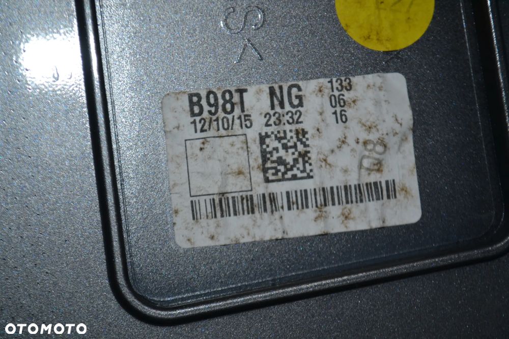 RENAULT CLIO IV HB SPOJLER KLAPY BAGAŻNIKA TRZECIE ŚWIATŁO STOP 960304308R - 5