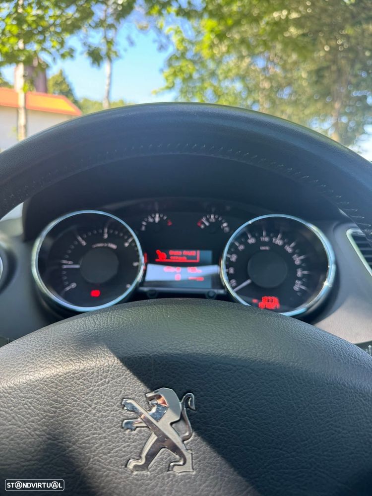 Peugeot 5008 - 8