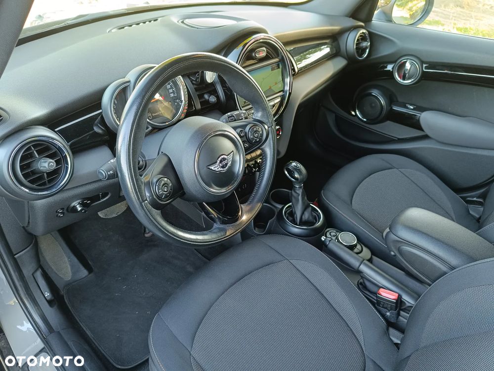 MINI Cooper Standard - 19