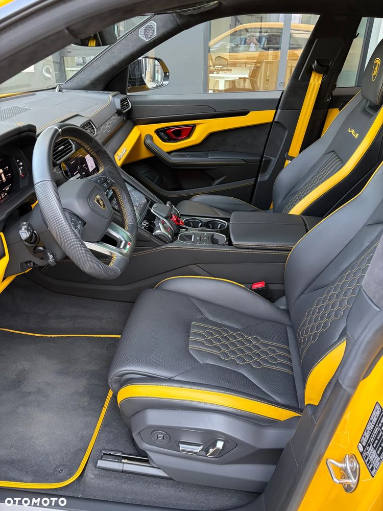 Lamborghini Urus - 28