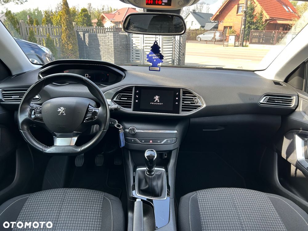 Peugeot 308 - 8