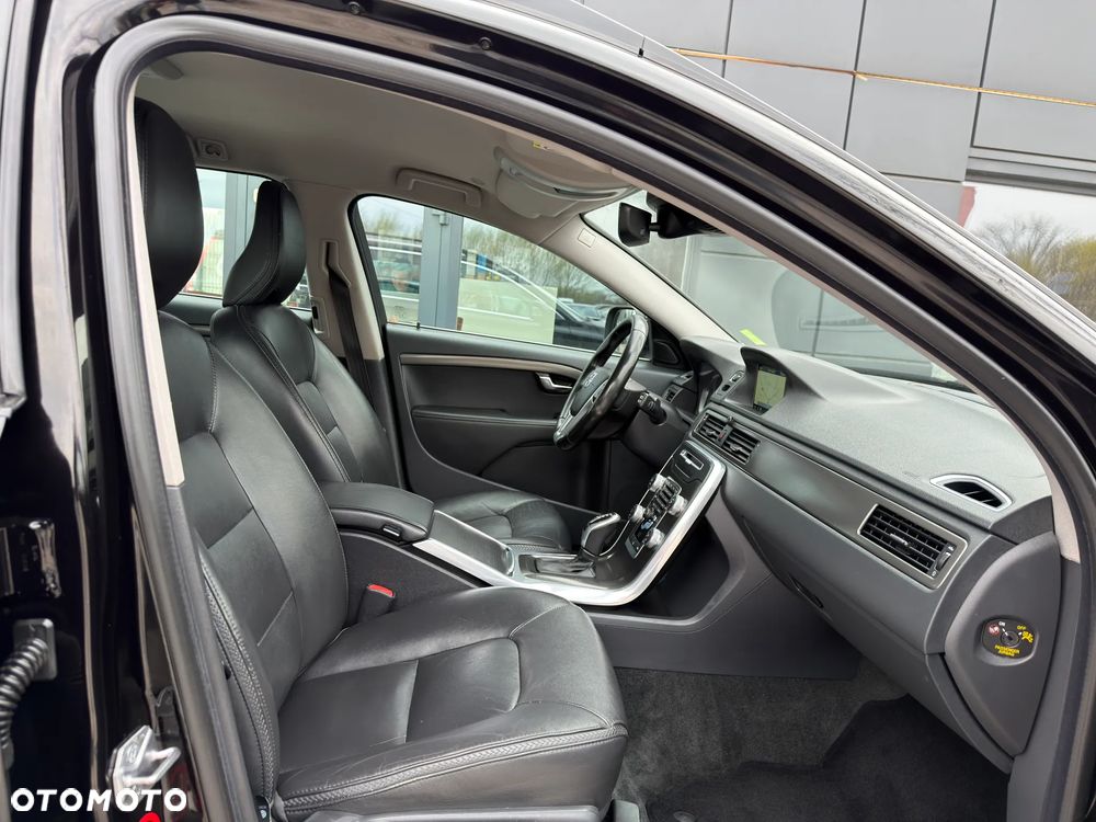 Volvo XC 70 ver-d4-drive--e-dynamic-momentum - 25